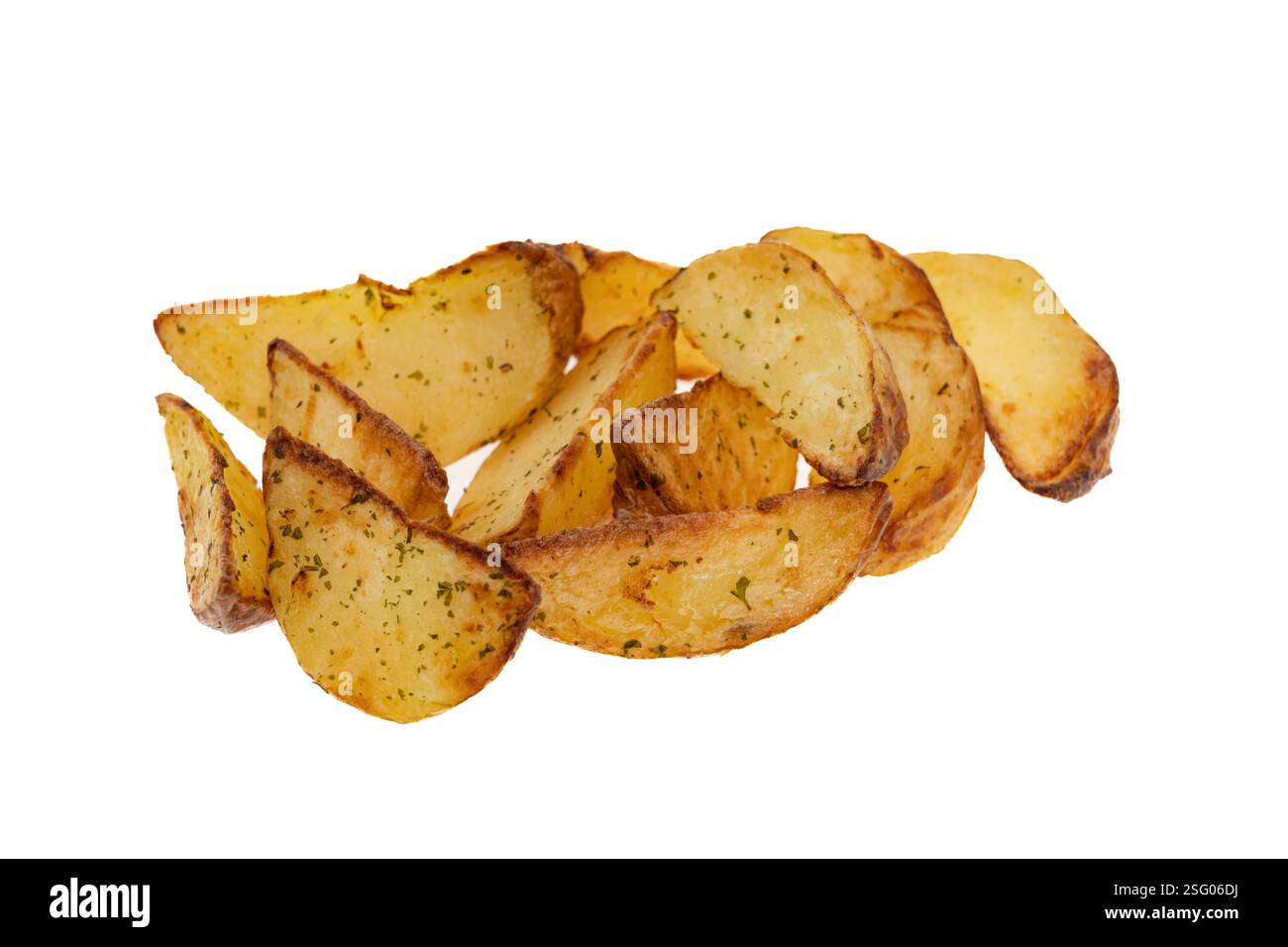 Quartiers de pommes de terre cuites au four - fond blanc Banque D'Images