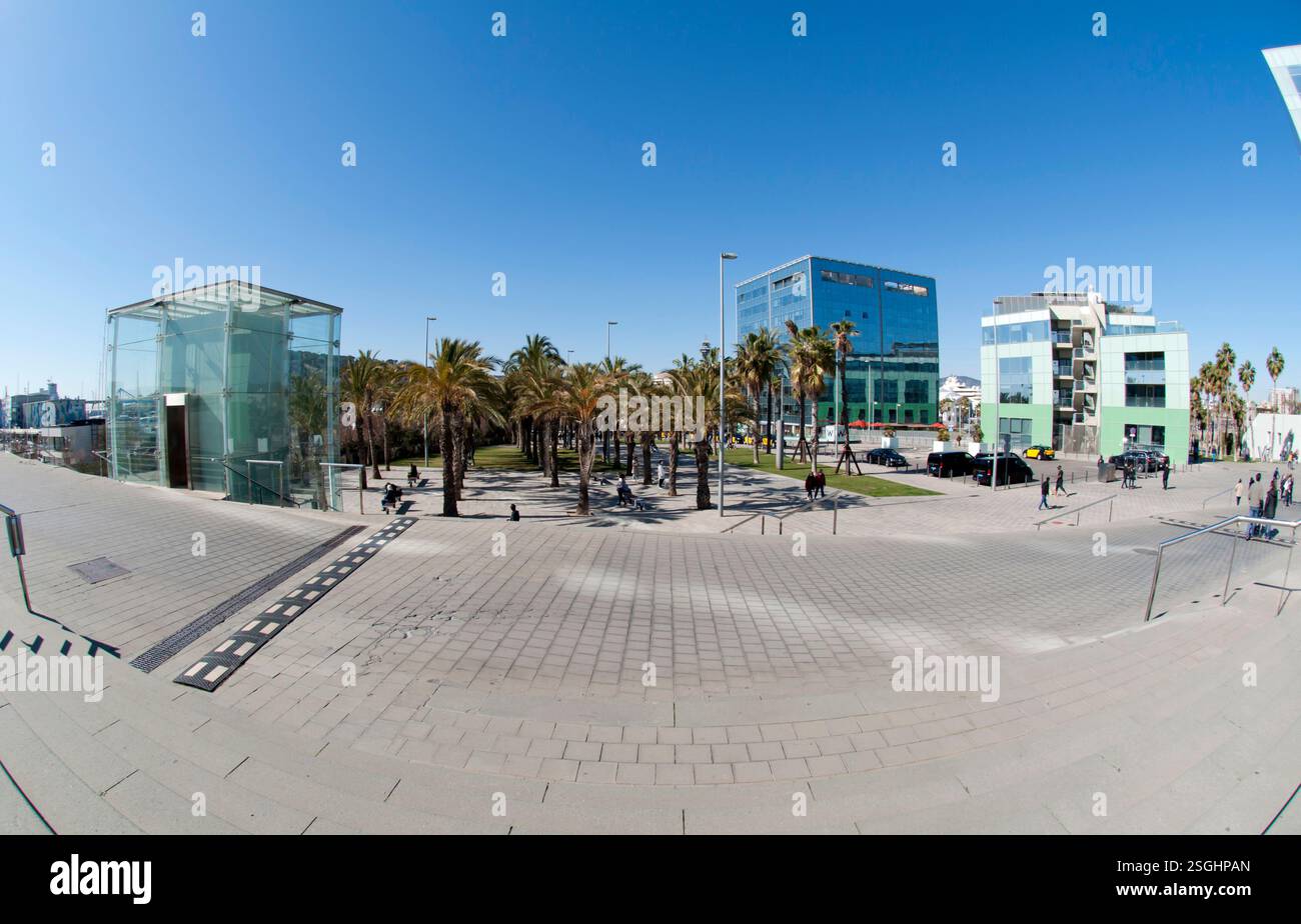Esplanade en face de Vela Hôtel ou Hôtel W, un cinq étoiles conçu par Ricard Bofill, Barcelone, Espagne Banque D'Images