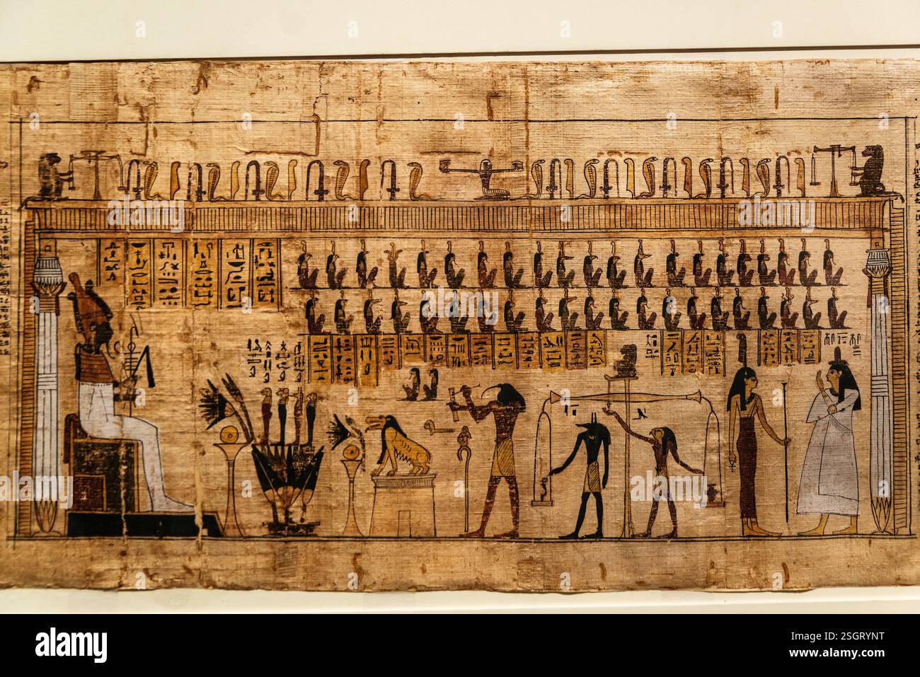 Turin, Italie - 24 novembre 2024 : hiéroglyphe égyptien dans le Museo Egizio ou Musée égyptien de Turin ou Turin, Piémont, Italie Banque D'Images