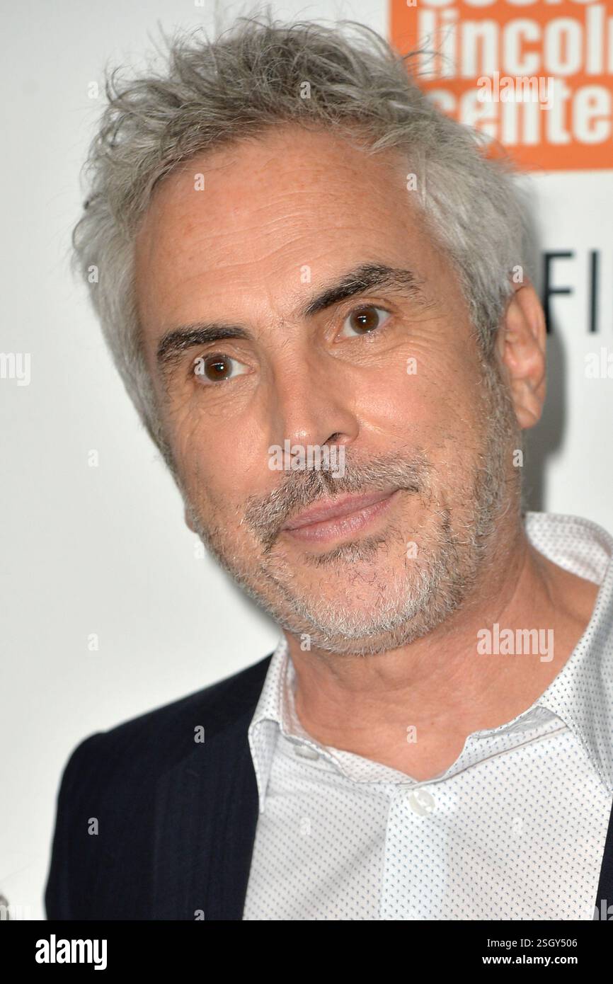 Alfonso Cuaron assiste à la première du film Roma au New York film Festival le 5 octobre 2018 à New York Banque D'Images