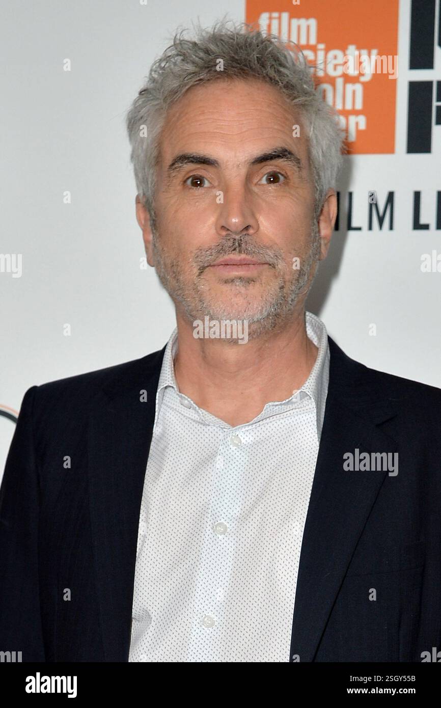 Alfonso Cuaron assiste à la première du film Roma au New York film Festival le 5 octobre 2018 à New York Banque D'Images
