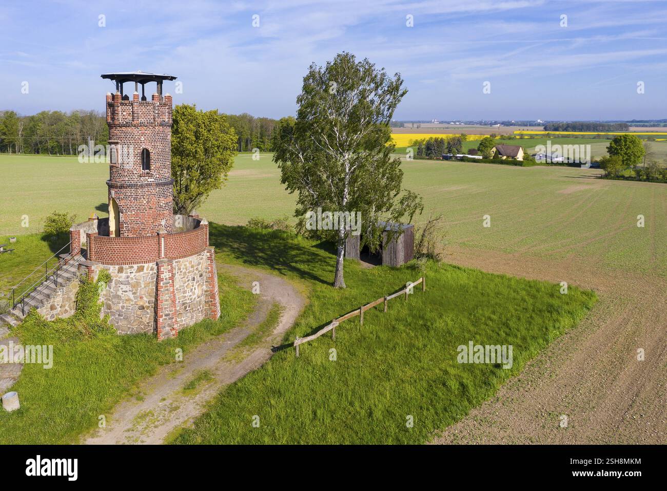 Vue aérienne de la tour d'observation, en arrière-plan Wurzen, Pyrna, Wurzen, Saxe, Allemagne, Europe Banque D'Images