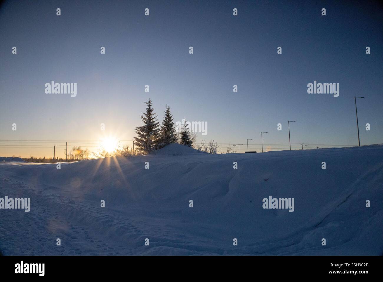 Paysage hivernal à Kiruna, Laponie, nord de la Suède. Photographié en janvier. Banque D'Images