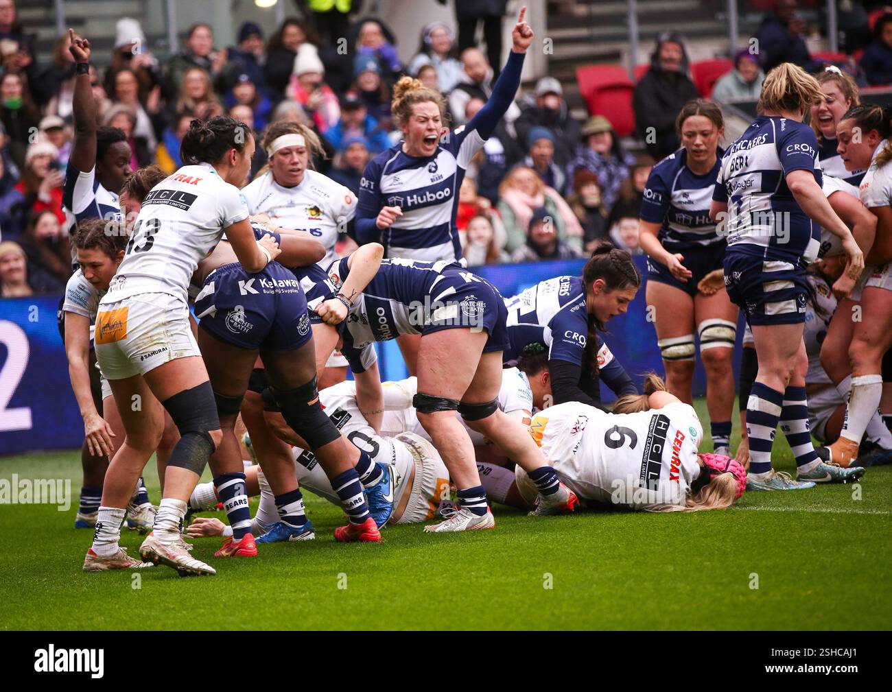 Bristol, Royaume-Uni. 08th Feb, 2025. Bristol, Angleterre, 8 février 2025 Bristol célèbre le score d'essai lors du match de rugby Premiership Womens entre Bristol Bears Women et Exeter Cheifs à Ashton Gate à Bristol, Angleterre (B.. East/SPP) crédit : photo de presse sportive SPP. /Alamy Live News Banque D'Images