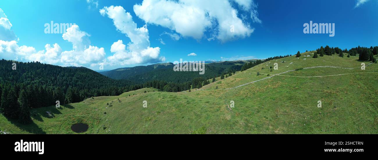 Translessinia paysages, parc naturel, pâturages, forêts et vallées Banque D'Images