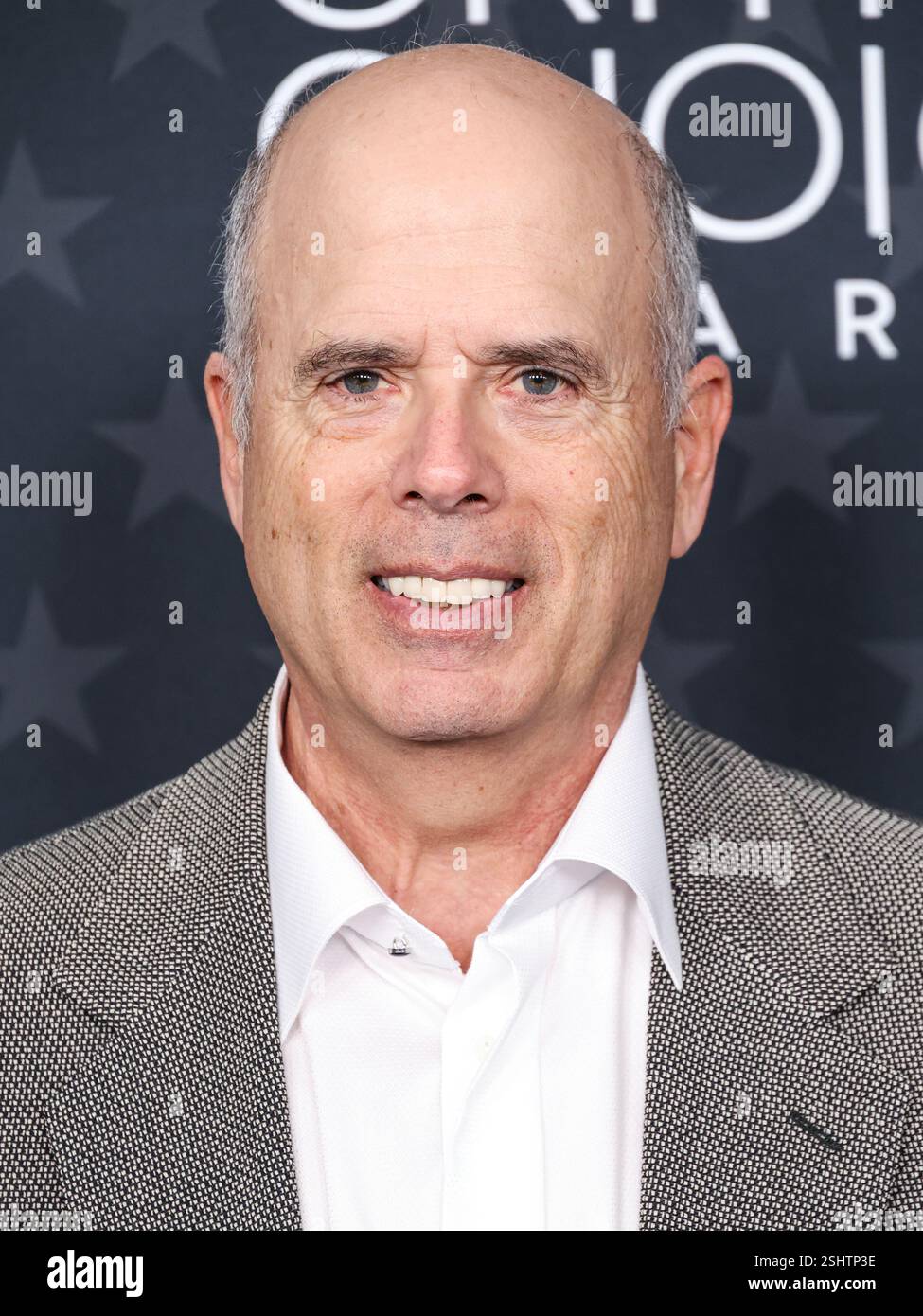 SANTA MONICA, LOS ANGELES, CALIFORNIE, États-Unis - 07 FÉVRIER : Joey Berlin arrive à la 30e cérémonie annuelle des Critics' Choice Awards qui se tient au Barker Hangar le 7 février 2025 à Santa Monica, Los Angeles, Californie, États-Unis. (Photo de Xavier Collin/image Press Agency) Banque D'Images