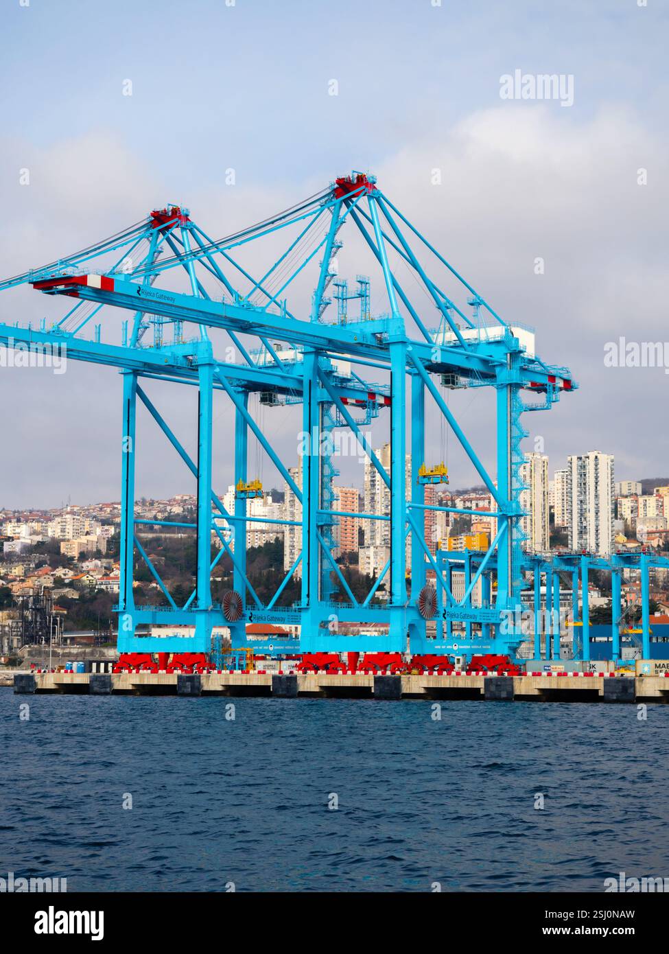 Grues passerelle dans le port de Rijeka 2025 Banque D'Images