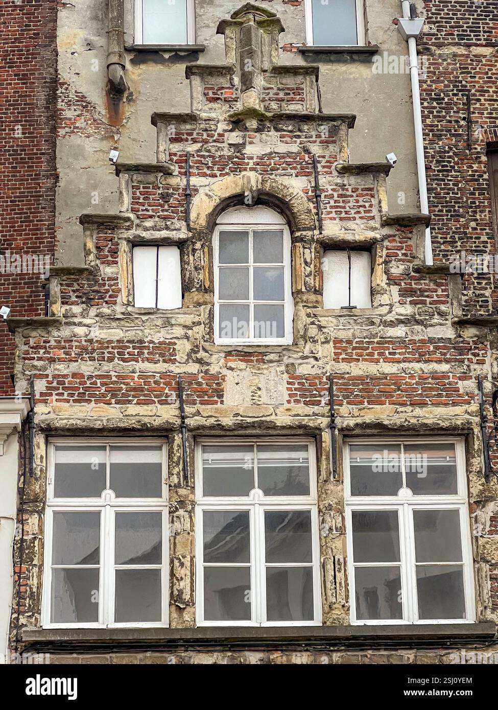 Architecture flamande typique - un pignon traditionnel à marches sur une maison de 17c à Anvers, Belgique Banque D'Images