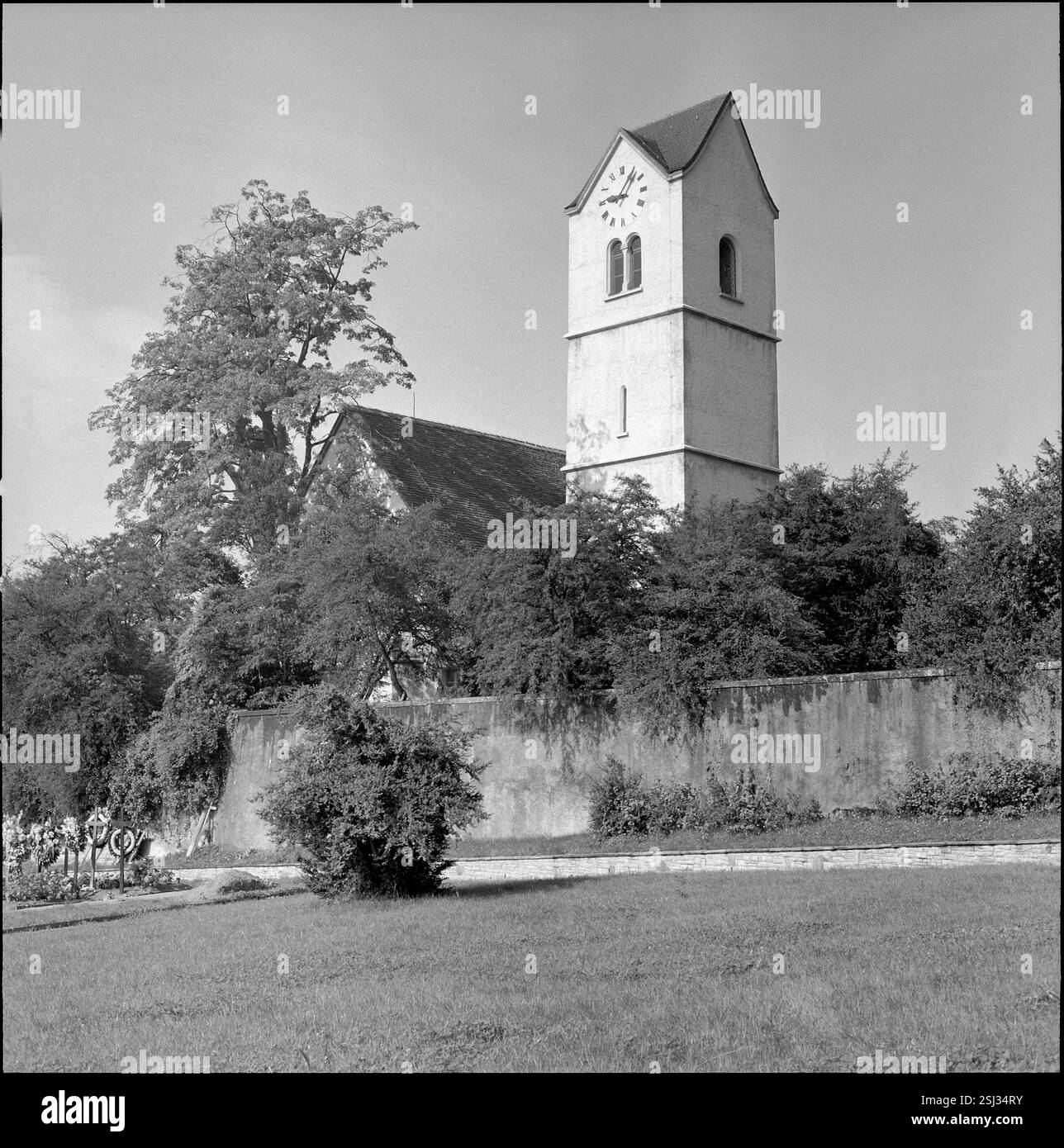 --- Martinskirche, Pieterlen 1957#Church composée Martin, Pieterlen 1957 Banque D'Images