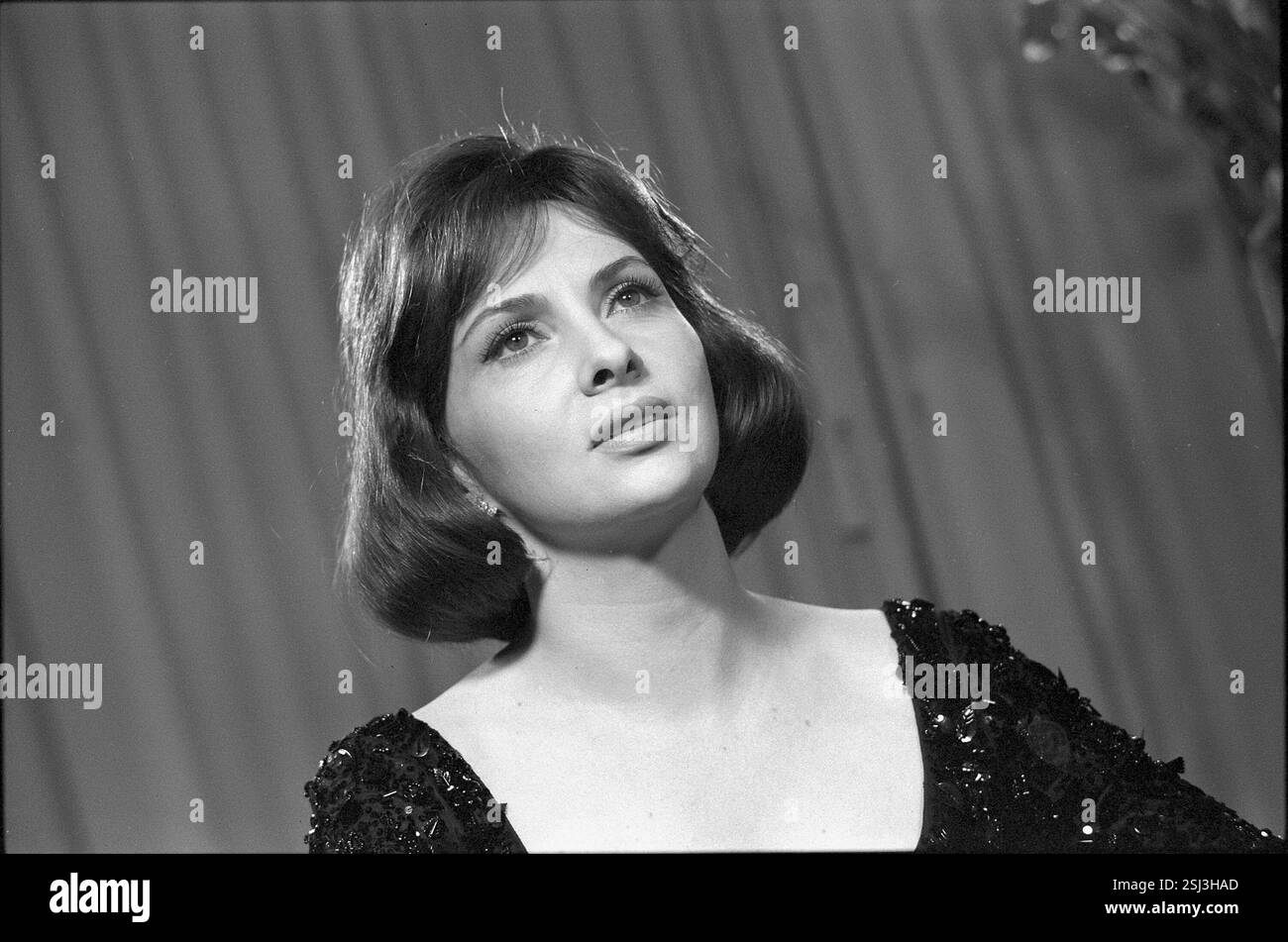 --- Gina Lollobrigida : interview zur Filmpremière in Zürich 1963#Gina Lollobrigida in Zurich 1963 Banque D'Images