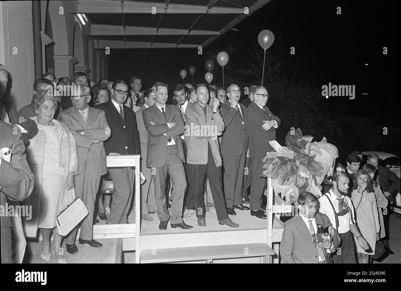 --- Geburtstagsparty der TV-Programmzeitschrift «Tele», 1967#Fête d'anniversaire pour le magazine de programmes télévisés «Tele», 1967 Banque D'Images