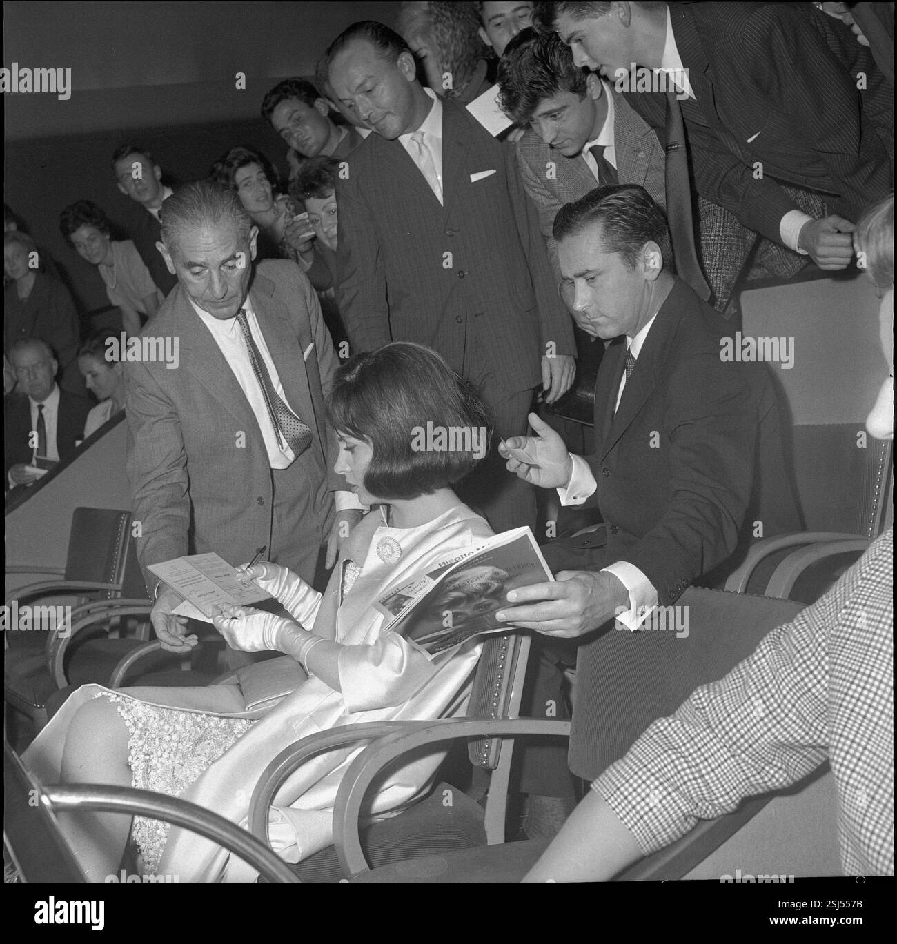 --- Gina Lollobrigida : Filmpremière in Zürich 1963#Gina Lollobrigida : soirée d'ouverture du film à Zurich 1963- RDB DE DUKAS Banque D'Images
