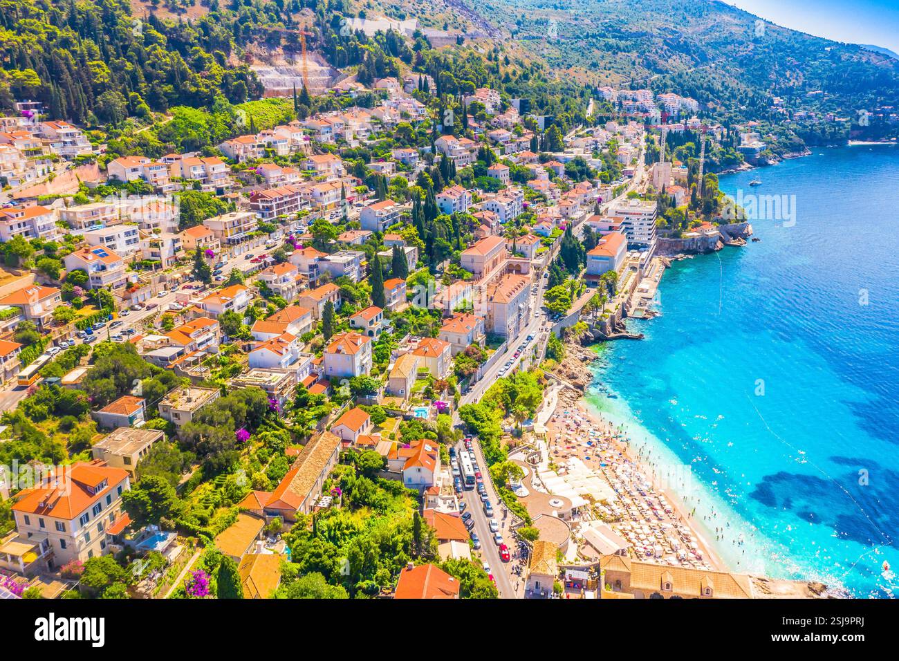 Plage de Banje et Riviera de Dubrovnik avec vue sur l'Adriatique Banque D'Images
