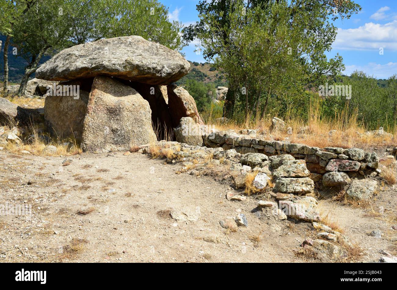 La Gutina dolmen (passage tombeau), 3500-3200 av. J.-C. Sant Climent Sescebes, Alt Empordà, Gérone, Catalogne, Espagne. Banque D'Images