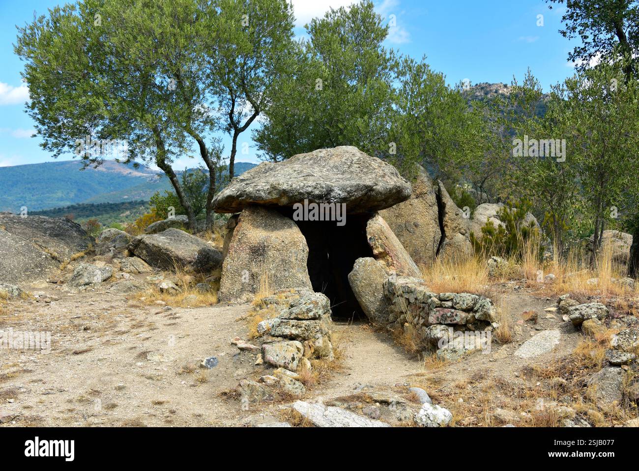 La Gutina dolmen (passage tombeau), 3500-3200 av. J.-C. Sant Climent Sescebes, Alt Empordà, Gérone, Catalogne, Espagne. Banque D'Images