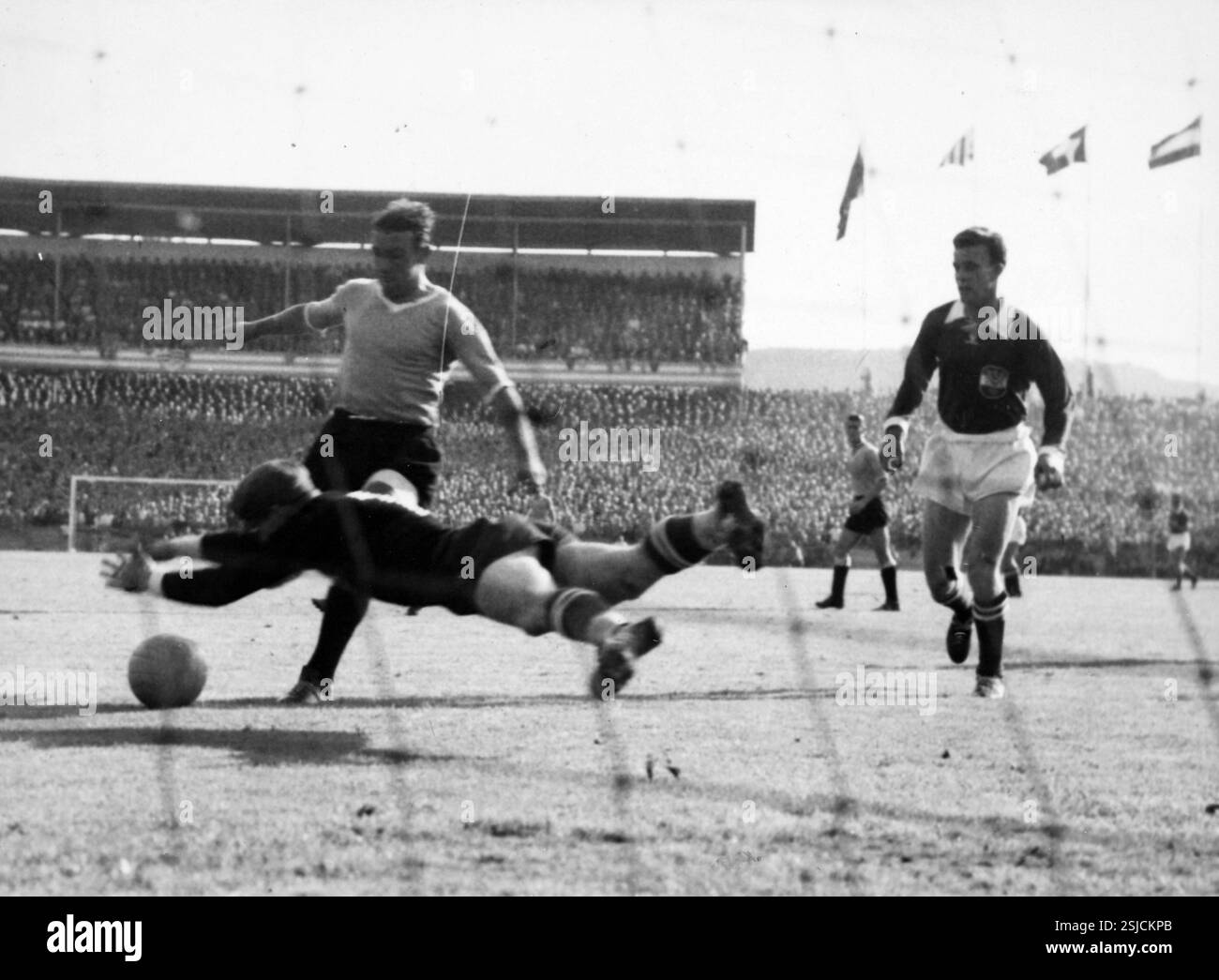 --- Fussball-WM 1954 : Österreich - Uruguay, Spiel um Platz 3#Football WC 1954 : Autriche - Uruguay, match pour la troisième place - RDB PAR DUKAS Banque D'Images