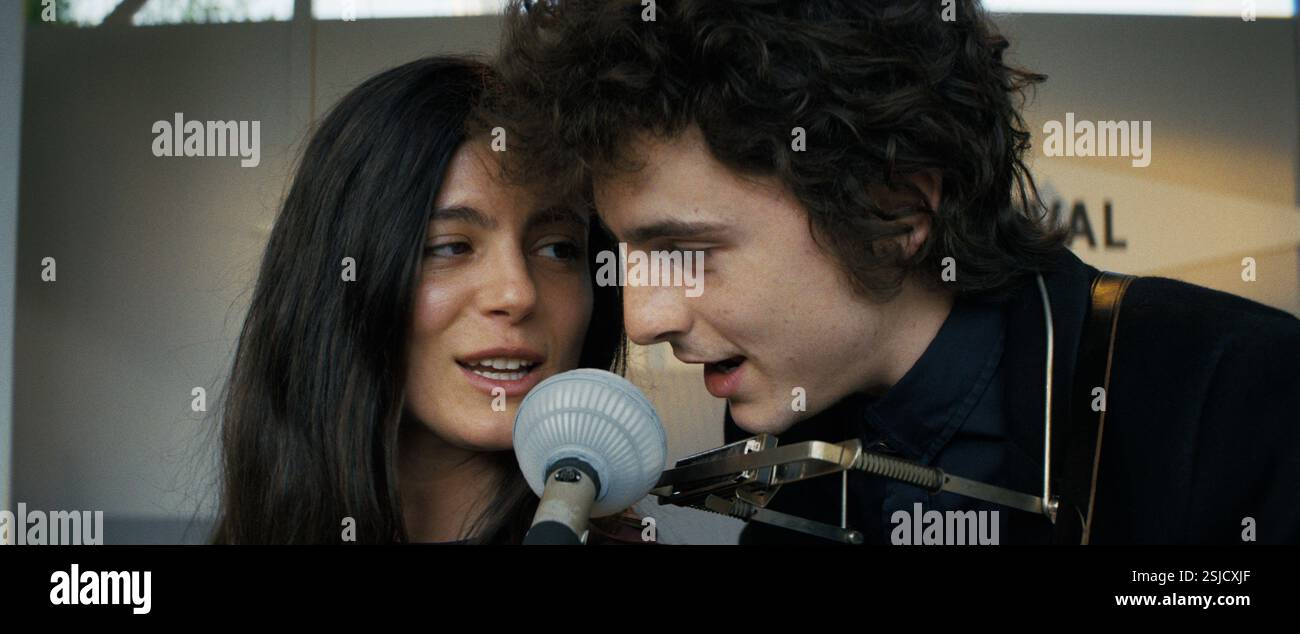 Une année inconnue complète:2024 USA réalisateur : James Mangold Monica Barbaro, Timothée Chalamet Banque D'Images