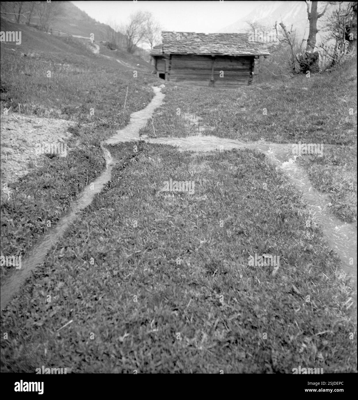 --- Mund VS, 'Suonen', künstliches Bewässerungssystem, 1940#Mund VS, canaux d'irrigation 'Suonen', 1940- RDB DE DUKAS Banque D'Images