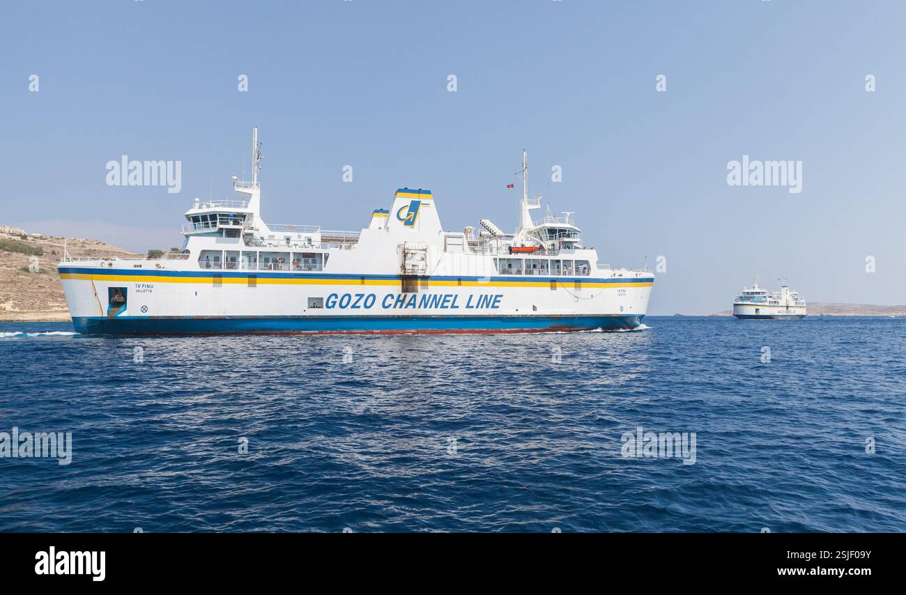 Gozo, Malte - 27 août 2019 : le ferry MV Ta Pinu de la Gozo Channel Company Limited est en route par une journée ensoleillée d'été Banque D'Images