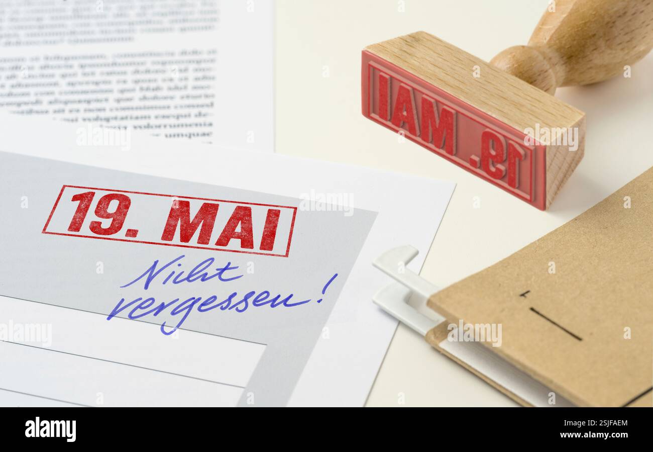 Timbre rouge sur les documents - 19 mai Banque D'Images