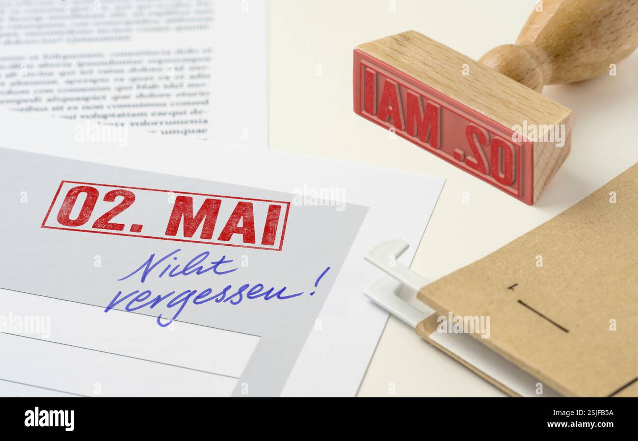 Timbre rouge sur les documents - 2 mai Banque D'Images