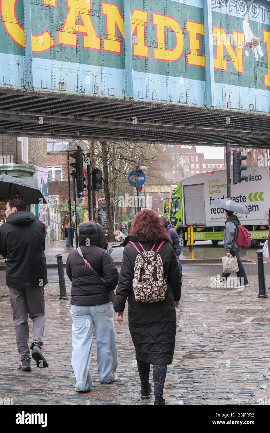 Camden Lock Railway Bridge un après-midi de janvier Banque D'Images