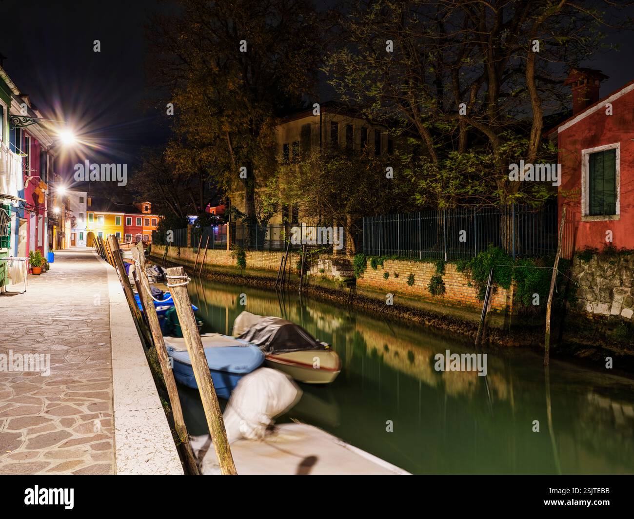 Sur le chemin de Burano dans la lagune de Venise, Banque D'Images