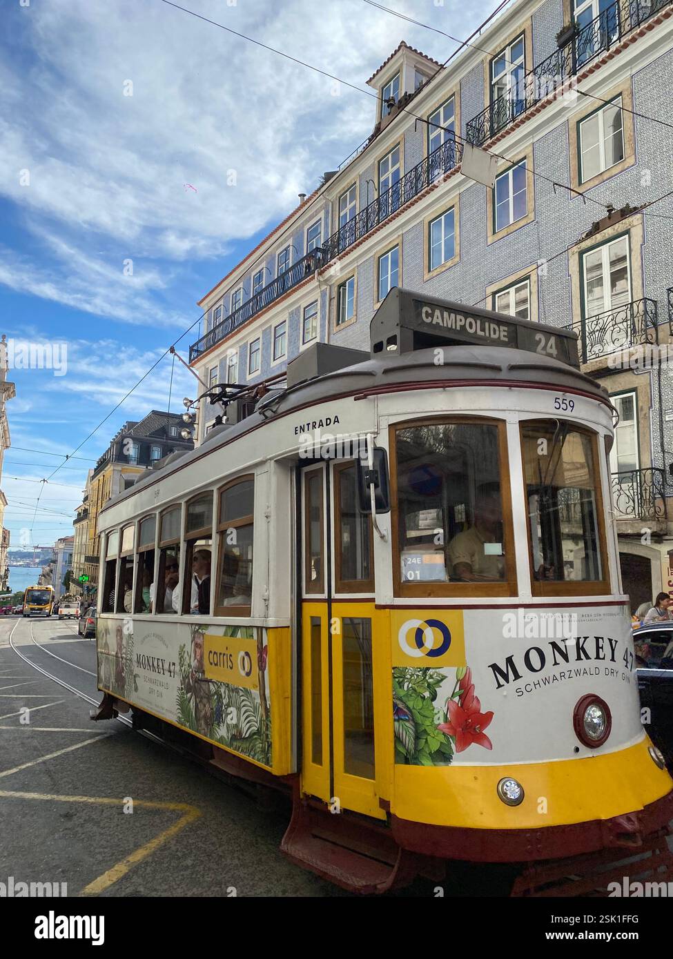 Transport à travers le monde - Image de stock capturée avec un smartphone