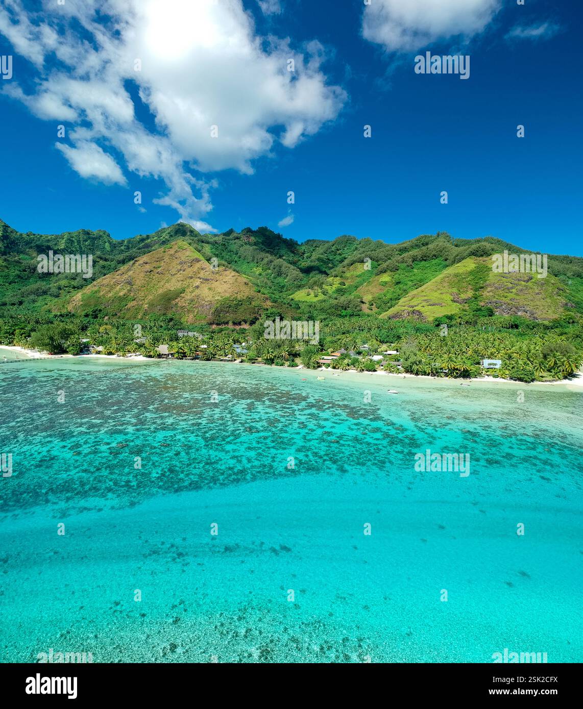 Belles eaux bleues de Moorea Banque D'Images