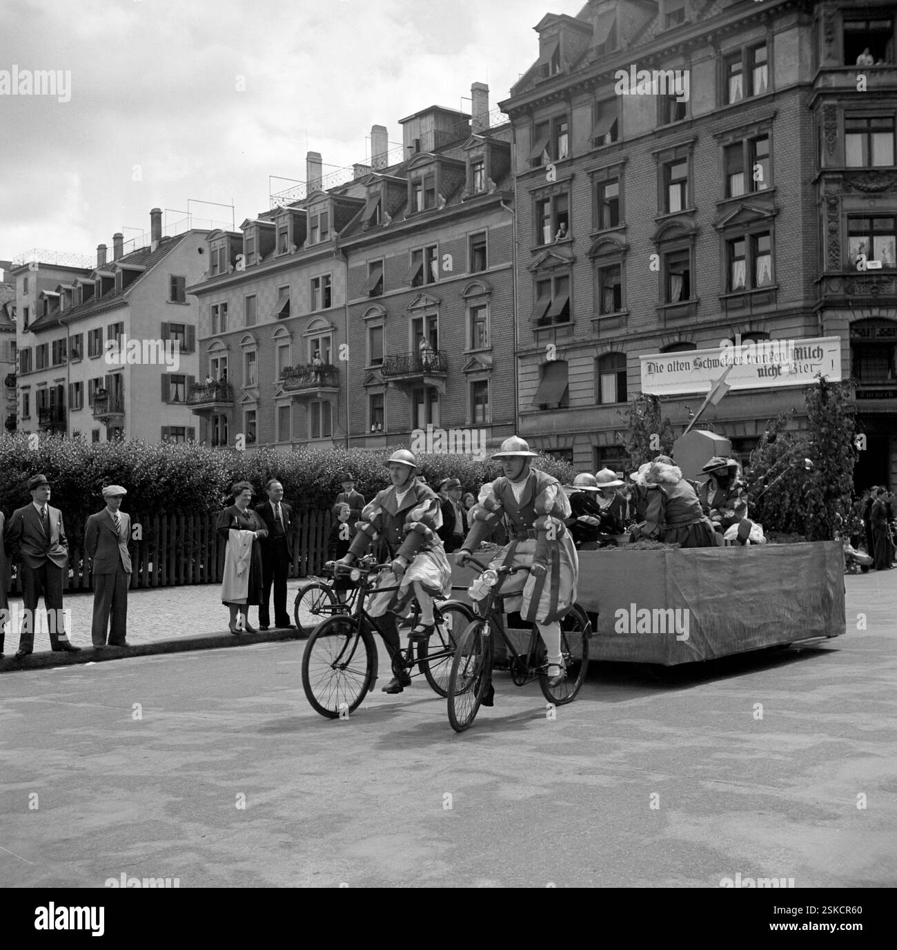 --- Kundgebung gegen den Konsum von Alkohol, Zürich 1939#rassemblement contre la consommation d'alcool, Zurich 1939- RDB PAR DUKAS Banque D'Images