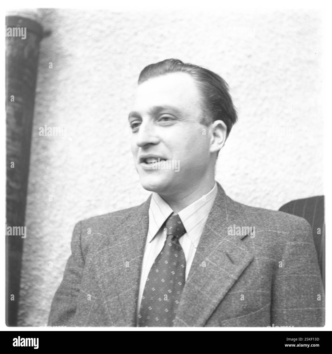 Der jüdische étudiant Frankfurter erschoss 1936 in Davos den Deutschen Wilhelm Gustloff, den Leiter der Schweizer Landesgruppe der NSDAP. F. wurde zu 18 Jahren Zuchthaus verurteilt, 1945 begnadigt und des Landes verwiesen, 1969 von der Schweiz rehabilitiert.#Frankfurter, qui était juif, a abattu le dirigeant allemand du parti nazi suisse Wilhelm Gustloff à Davos en 1936. F. a été condamné à 18 ans de prison et a été gracié et expulsé en 1945. Il a été réhabilité par les autorités suisses en 1969.#--- David Frankfurter nach seiner Begnadigung 1945#David Frankfurter après avoir été gracié Banque D'Images