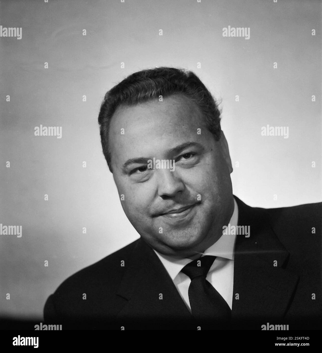 1917-1990 Begründer und Zentralpräsident der Schweizerischen Vereinigung Schule und Elternhaus#fondateur et président de l'union suisse pour les écoles et les maisons des parents.-- Erwin Schneiter, Schriftsteller, 1959#Erwin Schneiter, écrivain, 1959- RDB DE DUKAS Banque D'Images