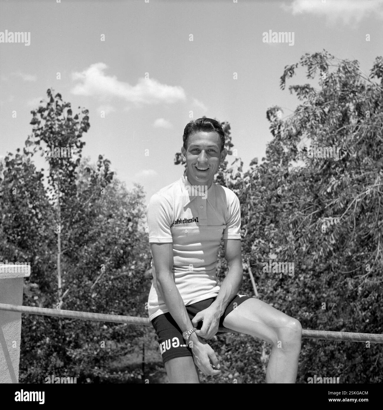 --- Giro d'Italia 1954 : Carlo Clerici, Ruhetag à Brescia#Giro d'Italia 1954 : Carlo Clerici, jour de congé à Brescia- RDB PAR DUKAS Banque D'Images