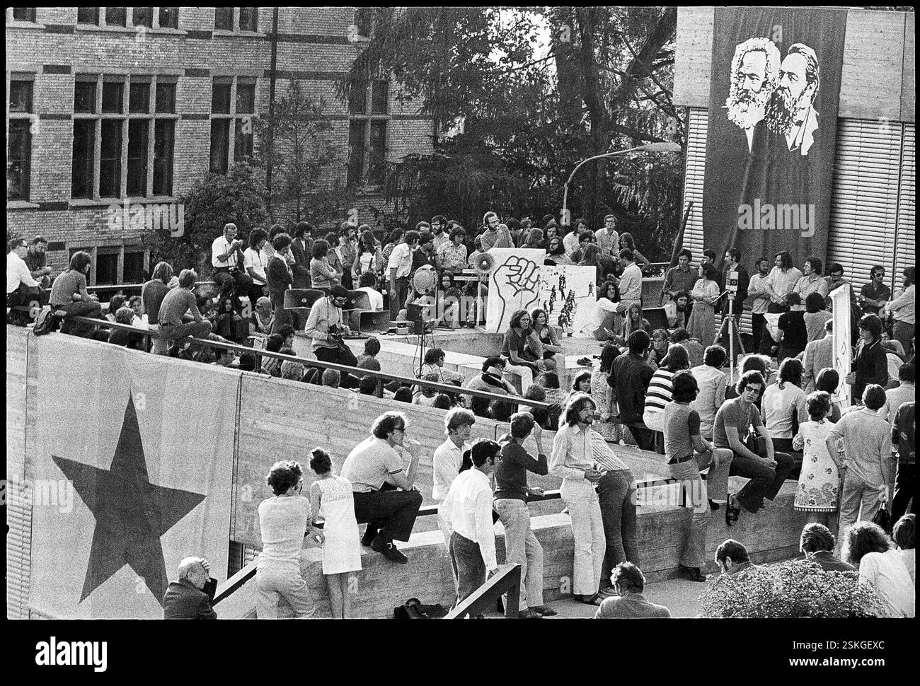 Antifaschistische Woche : 'TEACH IN'#semaine antifasciste : 'TEACH IN'--- Studentenversammlung der Universität Zürich, 1971#Réunion d'étudiants à l'Université de Zurich, 1971- RDB PAR DUKAS Banque D'Images