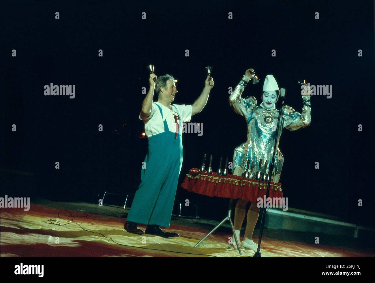 Circus whiteface clown Banque de photographies et d’images à haute ...