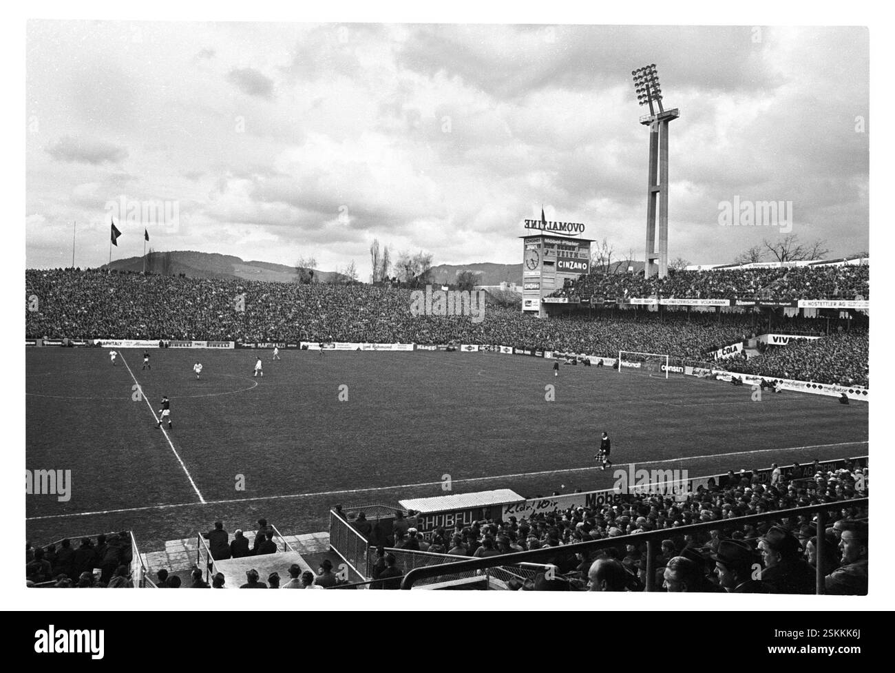 FC Zürich - Servette-Genf 2:0--- Schweizer Cupfinale 1966 : FC Zürich - Servette-Genf#Swiss Cup finale 1966 : FC Zürich - Servette-Genf- RDB BY DUKAS Banque D'Images
