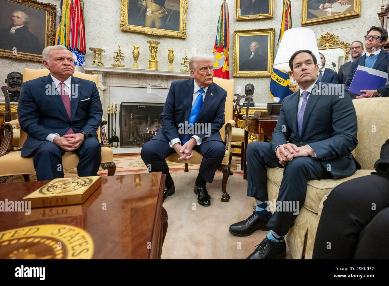 WASHINGTON DC, États-Unis - 11 février 2025 - le président américain Donald Trump organise une réunion bilatérale avec le roi Abdallah II de Jordanie et son fils, le prince héritier Banque D'Images