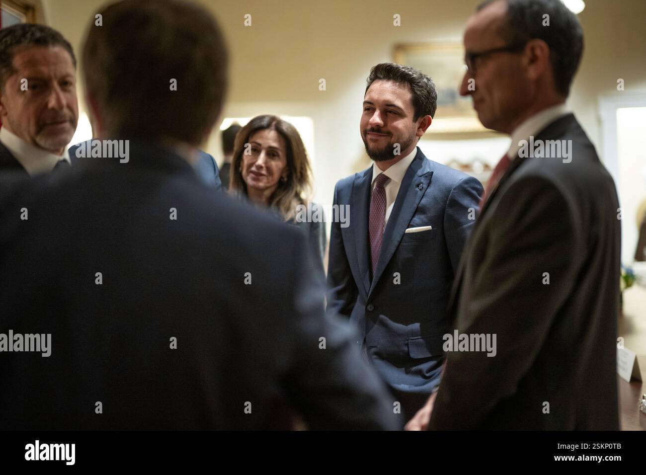 WASHINGTON DC, États-Unis - 11 février 2025 - le président américain Donald Trump organise une réunion bilatérale avec le roi Abdallah II de Jordanie et son fils, le prince héritier Banque D'Images