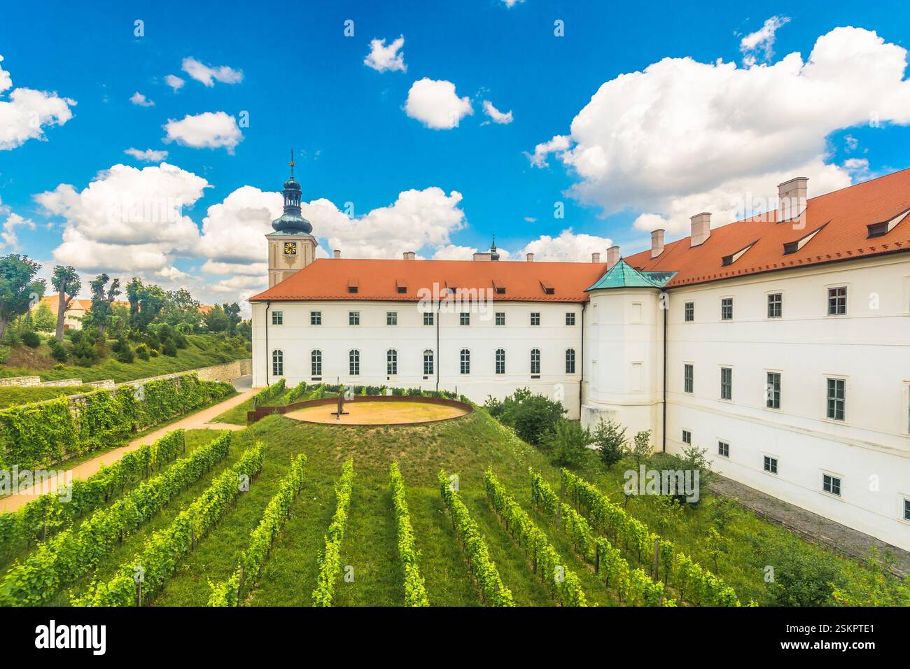Galerie de la région de Bohême centrale à Kutná Hora avec vue sur le vignoble Banque D'Images