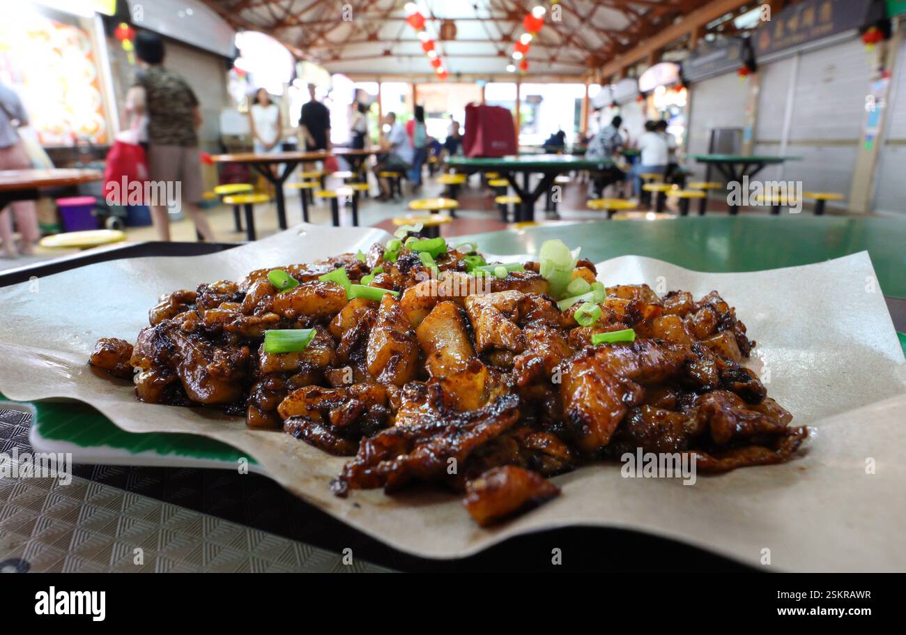 Singapore Street Food, Chai Tow kway également connu sous le nom de Carrot Cake, Maxwell Food court, Chinatown, Singapour. Banque D'Images