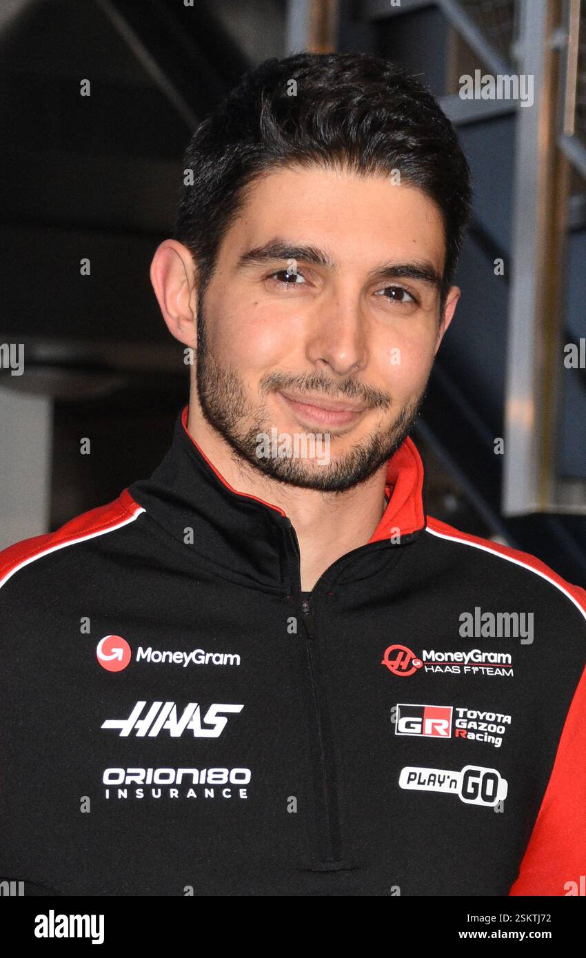 New York, NY, États-Unis. 11 février 2025. Esteban Ocon photographiés en tant que pilotes de F1 MoneyGram Haas, Ollie Bearman et Esteban Ocon visitent l'Empire State Building lors de leur visite à New York le 11 février 2025. Crédit : Mpi099/Media Punch/Alamy Live News Banque D'Images