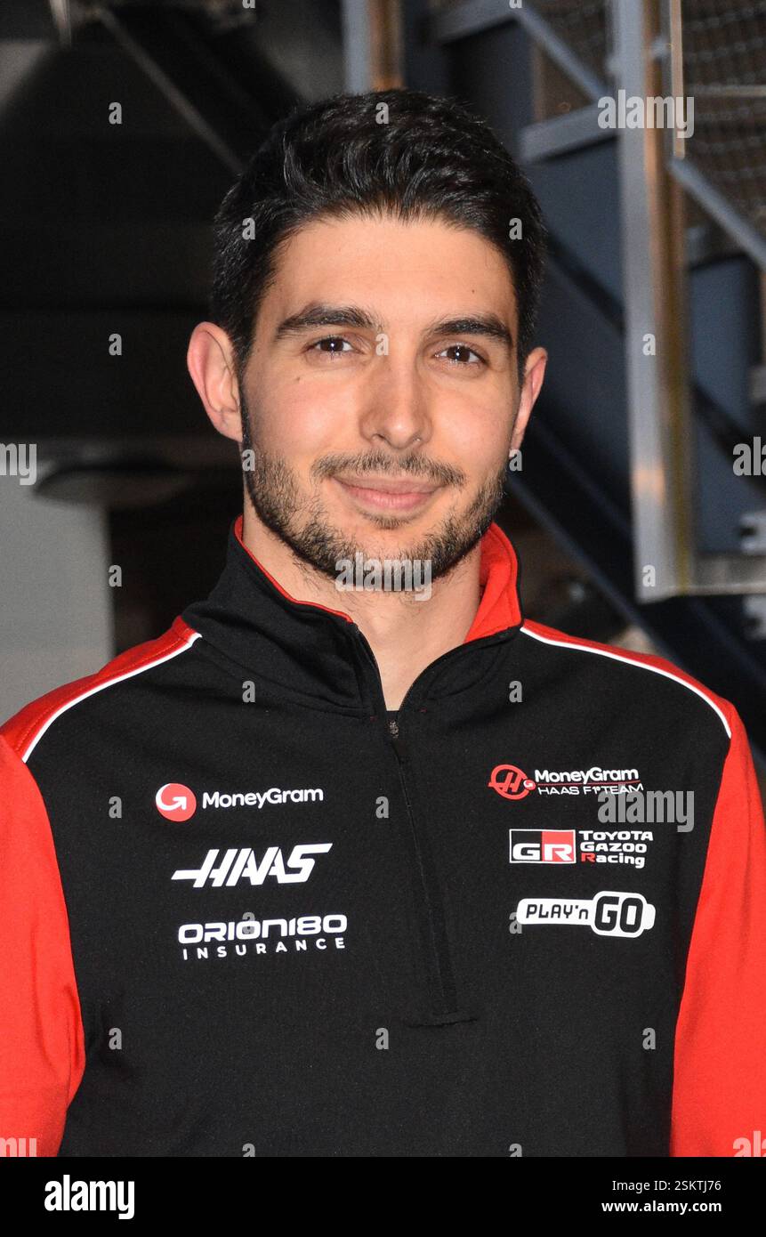 New York, NY, États-Unis. 11 février 2025. Esteban Ocon photographiés en tant que pilotes de F1 MoneyGram Haas, Ollie Bearman et Esteban Ocon visitent l'Empire State Building lors de leur visite à New York le 11 février 2025. Crédit : Mpi099/Media Punch/Alamy Live News Banque D'Images