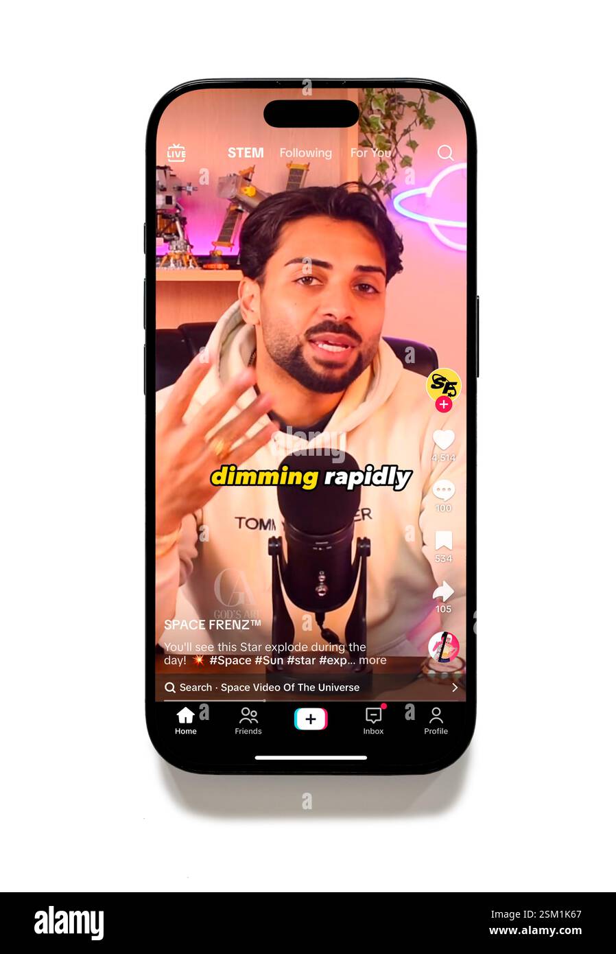 Application TikTok sur un iPhone 16 plus Banque D'Images