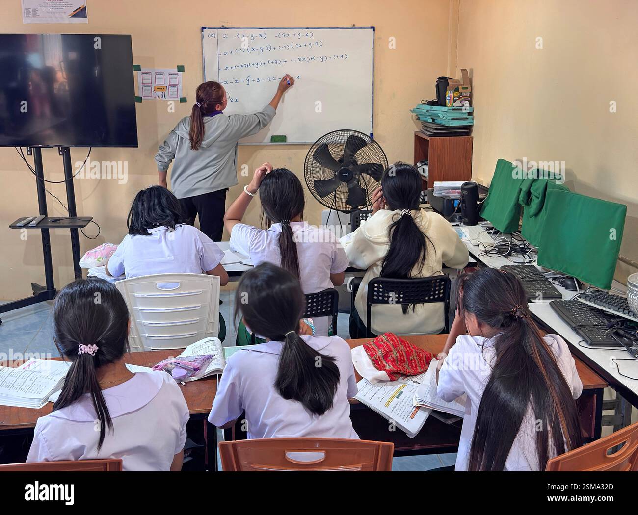 Enfants immigrés birmans au Centre Andaman pour l'éducation des migrants - Kuraburi, Thaïlande Banque D'Images