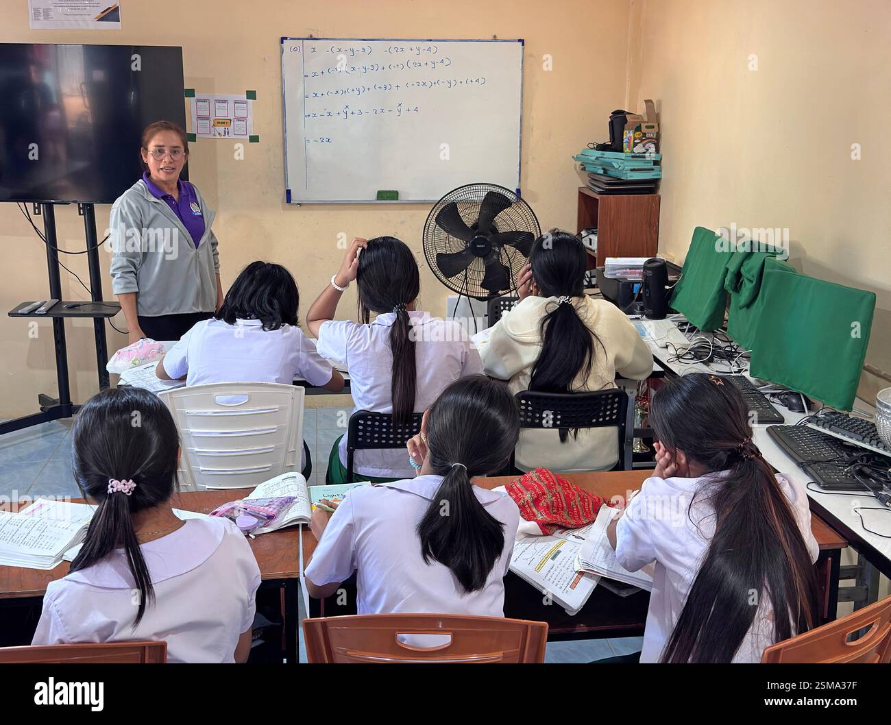 Enfants immigrés birmans au Centre Andaman pour l'éducation des migrants - Kuraburi, Thaïlande Banque D'Images