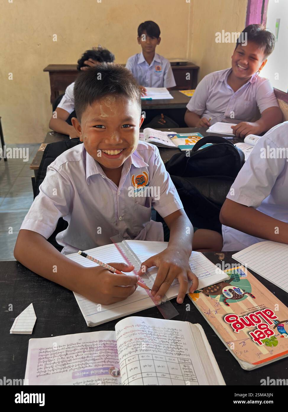 Enfants immigrés birmans au Centre Andaman pour l'éducation des migrants - Kuraburi, Thaïlande Banque D'Images