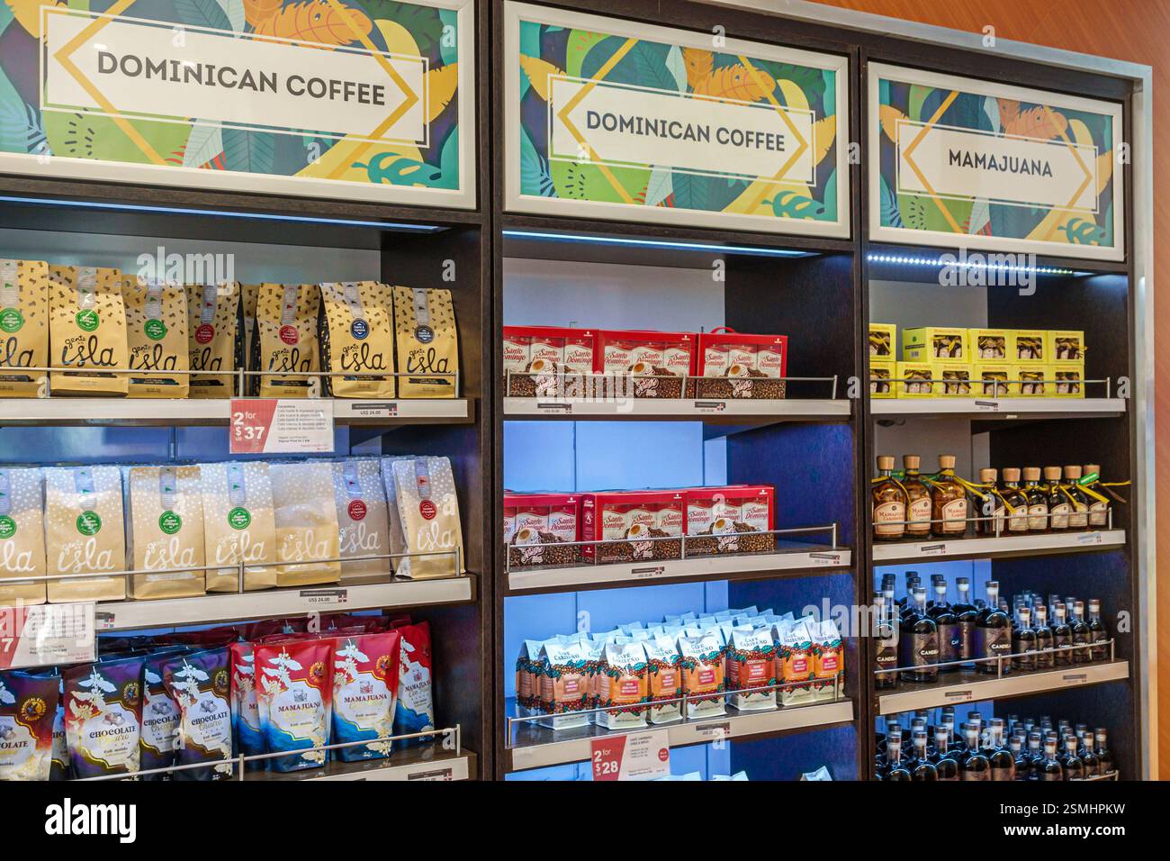 San Felipe de Puerto Plata République dominicaine, port de la baie de Taino, village commercial, vente d'étalages, café dominicain, Gusto Isla, marques de café locales, coc Banque D'Images