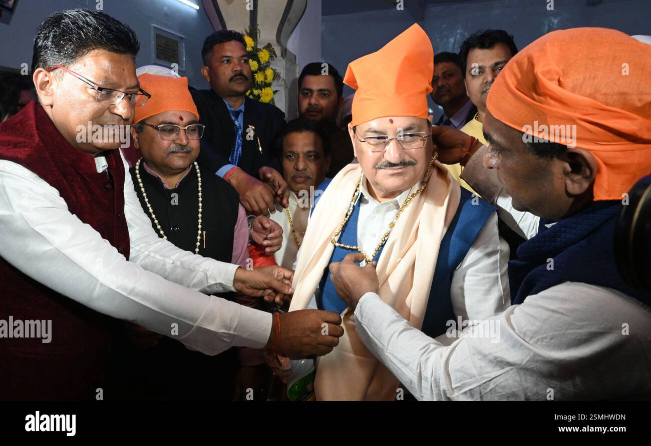 New Delhi, Inde. 12 février 2025. NEW DELHI, INDE - 12 FÉVRIER : le président national du BJP et le ministre syndical de la santé J.P. Nadda offrent des prières au Shri Guru Ravidas Vishram Dham Mandir Trust à l'occasion du Guru Ravidas Jayanti à Karol Bagh le 12 février 2025 à New Delhi, Inde. (Photo de Sonu Mehta/Hindustan Times/Sipa USA) crédit : Sipa USA/Alamy Live News Banque D'Images