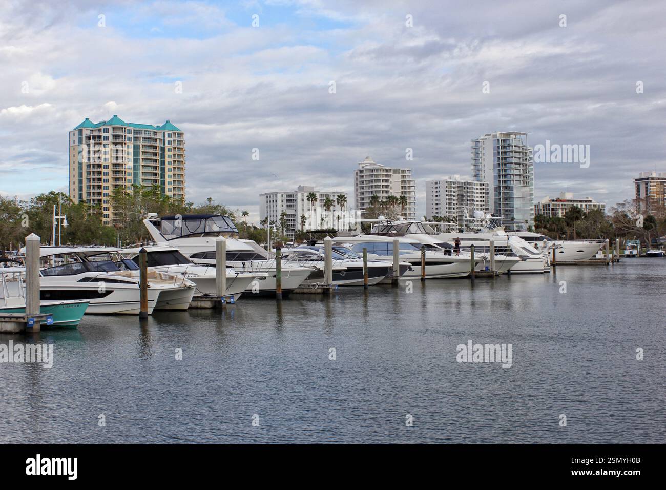 Sarasota FL - 4 novembre 2024 : bateaux à Downtown Mariana situé à Sarasota Floride Banque D'Images