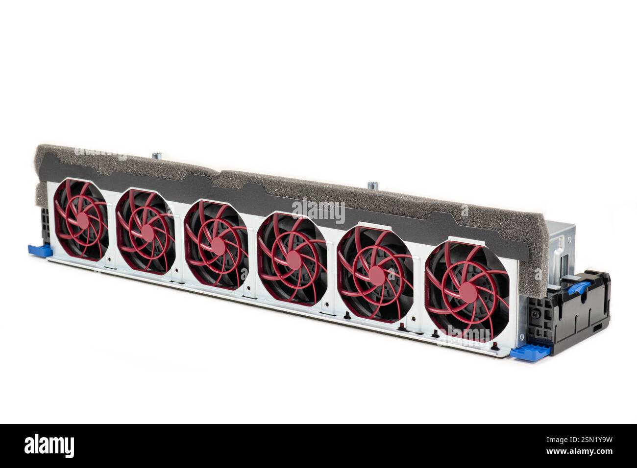 Six composants de disque dur de l'ordinateur de fond de panier de l'ensemble de cage de ventilateur, fond blanc isolé par technologie. Banque D'Images